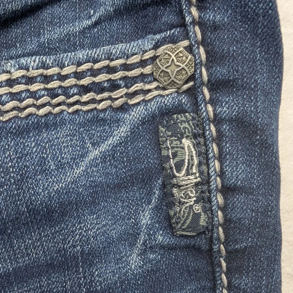 Silver Jeans Co Suki‎ Mid Capri Womens W27 Dark Wash Blue Contrast Stitch L43916